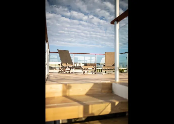 Penthouse Private Jacuzzi Bbq Family Friendly Maid Service Сasa de vacaciones