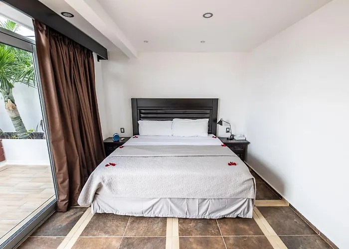 Penthouse Private Jacuzzi Bbq Family Friendly Maid Service Сasa de vacaciones