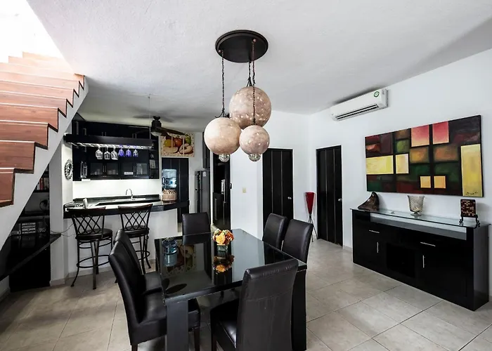 Penthouse Private Jacuzzi Bbq Family Friendly Maid Service