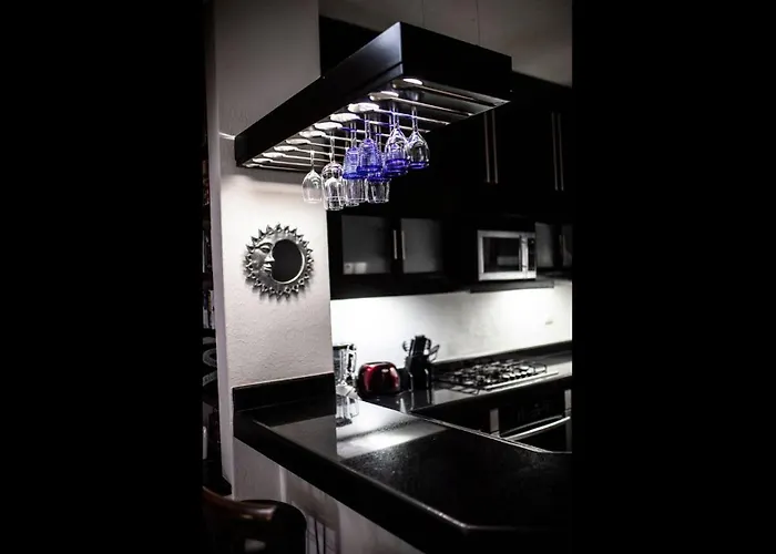 Penthouse Private Jacuzzi Bbq Family Friendly Maid Service *