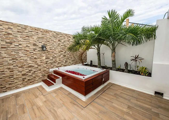 Сasa de vacaciones Penthouse Private Jacuzzi Bbq Family Friendly Maid Service *